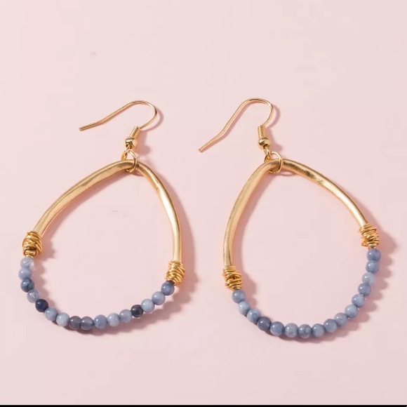 Boho Gold and blue stone beaded earrings NEW - Picture 3 of 3
